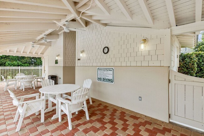 Building Photo - 95217 Summerwoods Cir