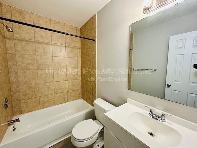 Building Photo - 211 Sunn Aire Ct