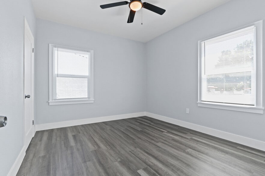 Building Photo - 458 Rose Ave