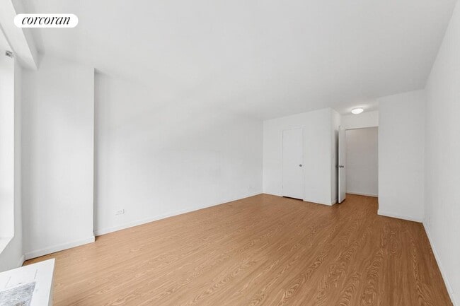 Building Photo - 501 E 87th St