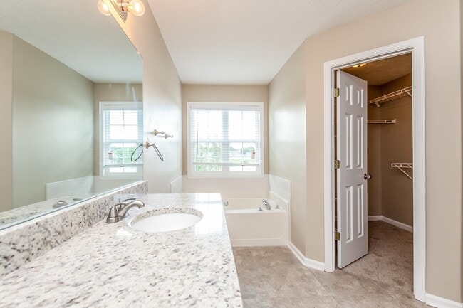 Building Photo - 103 Harbour Lake Dr