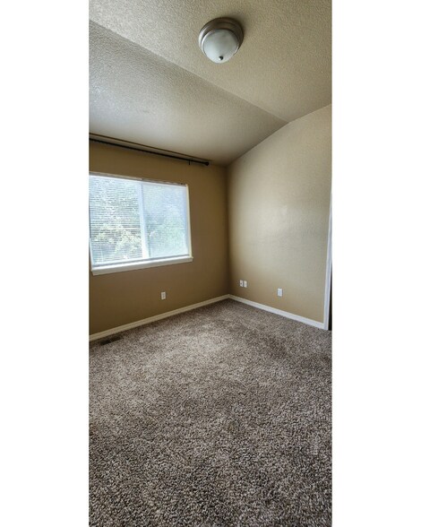 Bedroom 3 - 4077 Siferd Blvd