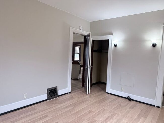 Building Photo - Ready, Set, Move – Unmatched Rental Deal!