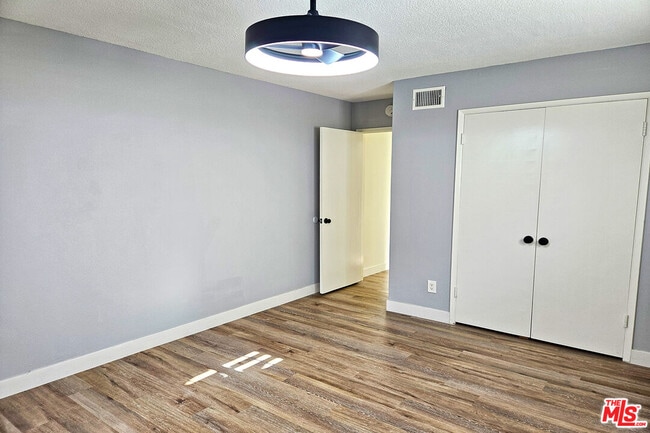 Building Photo - 22337 Cantara St