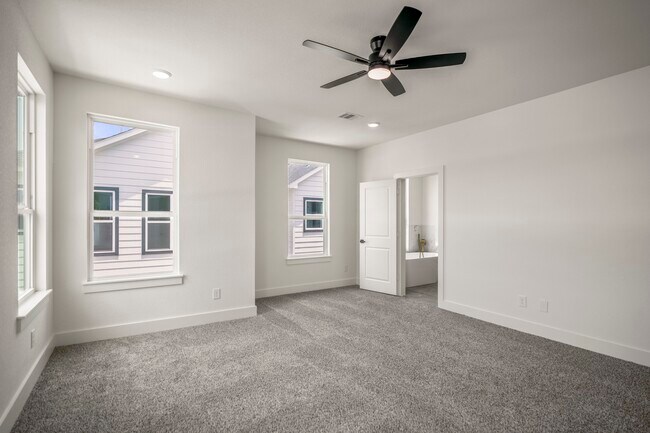Building Photo - 1226 E 23rd St