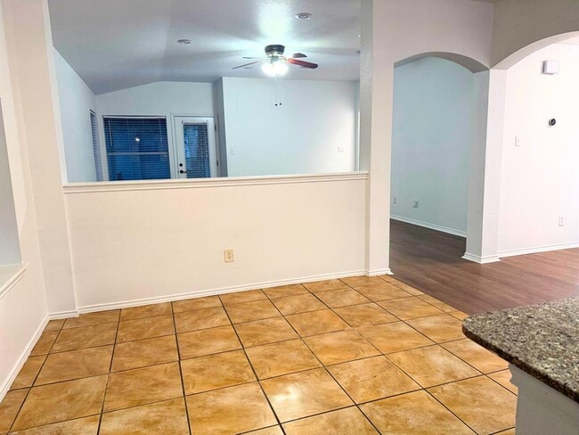 Building Photo - 711 Settlement St