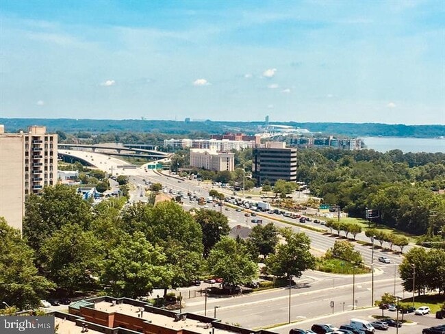 Building Photo - 2059 Huntington Ave