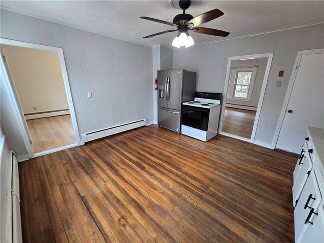 Building Photo - 1019 Victory Hwy