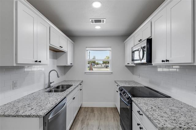 Building Photo - 2025 Red Cloud Dr