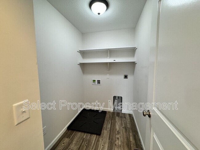Building Photo - 2239 Rittenhouse Pl