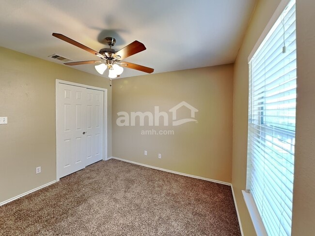 Building Photo - 149 Ashwood N