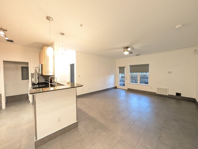 Building Photo - Asheville Condo Rental