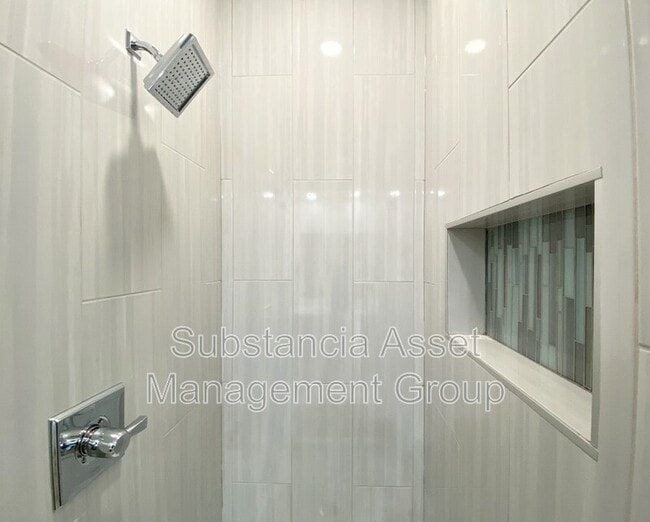 Building Photo - 1683 Midtown Pl