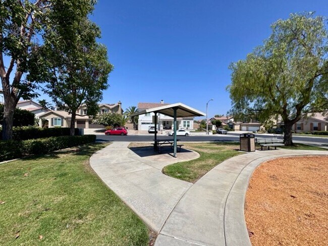 Building Photo - Beautiful Corona Pool Home with 4 bedroom ...