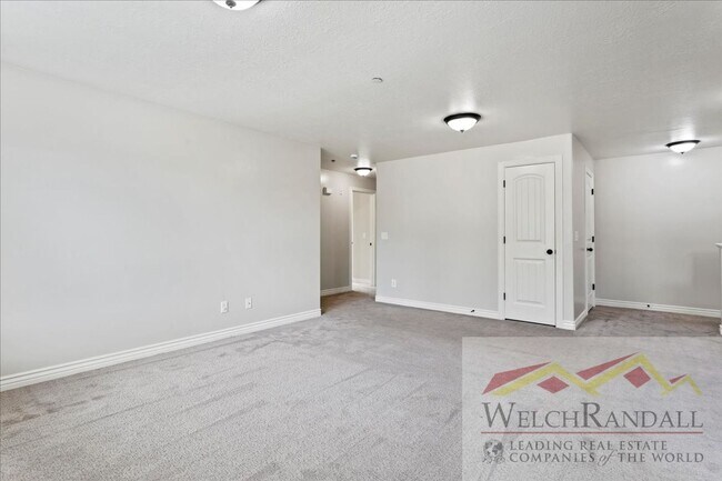 Building Photo - Beautiful 3 Bed 2 Bath Condo in Layton