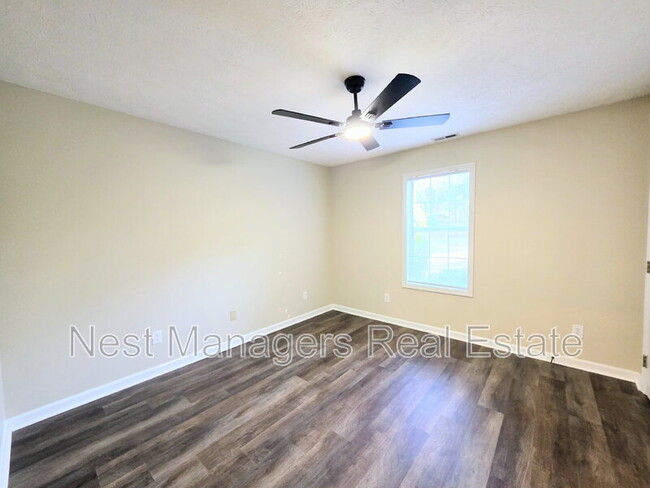 Building Photo - 302 Bubble Creek Ct