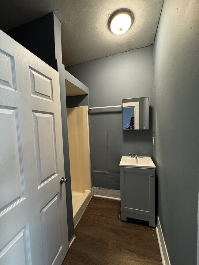 Building Photo - Cozy studio apartment with all bills paid