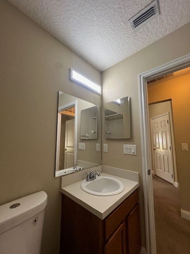 Building Photo - Oakleaf Home For Rent