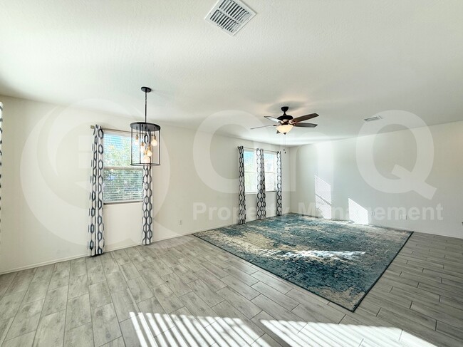 Building Photo - 16525 W Jenan Dr