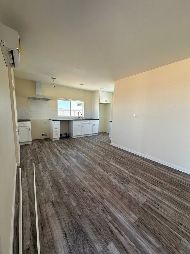 Building Photo - PRIVACY! PRIVACY! Cute newly remodeled 2 b...