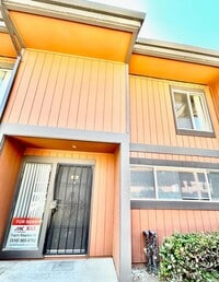 Building Photo - 38627 Cherr Ln #38 With 3 Bedrooms and 2 bathrooms.