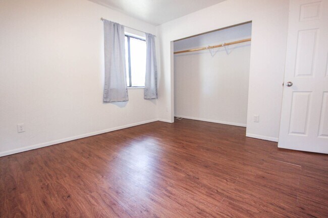 Building Photo - 2850 N Cedar Springs Ln