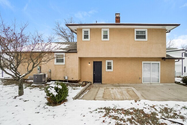 Building Photo - 1668 Kildare Pl