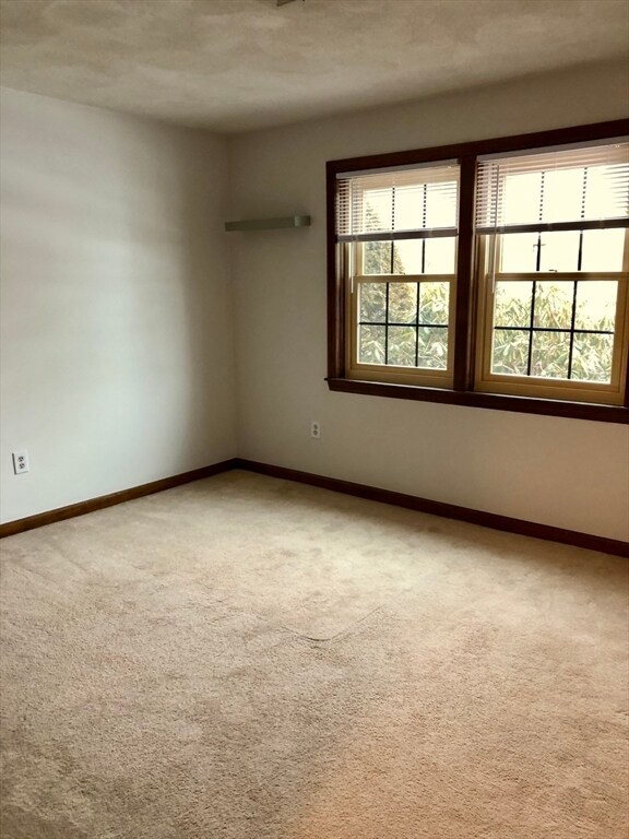 Building Photo - 98 Apache Way