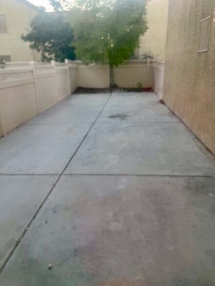 Building Photo - 6337 Kitamaya St