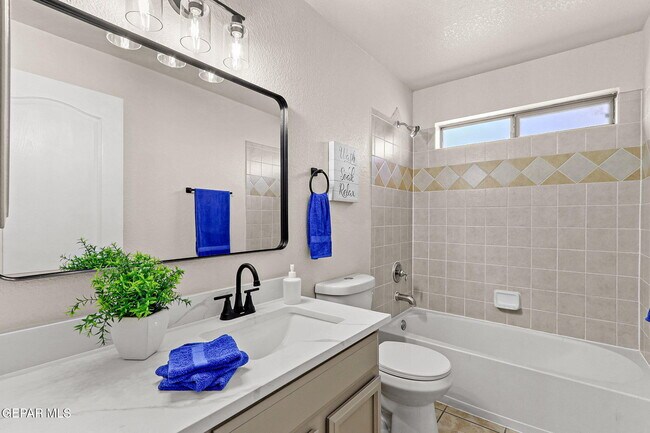 Building Photo - 3121 Tierra Paola Ln