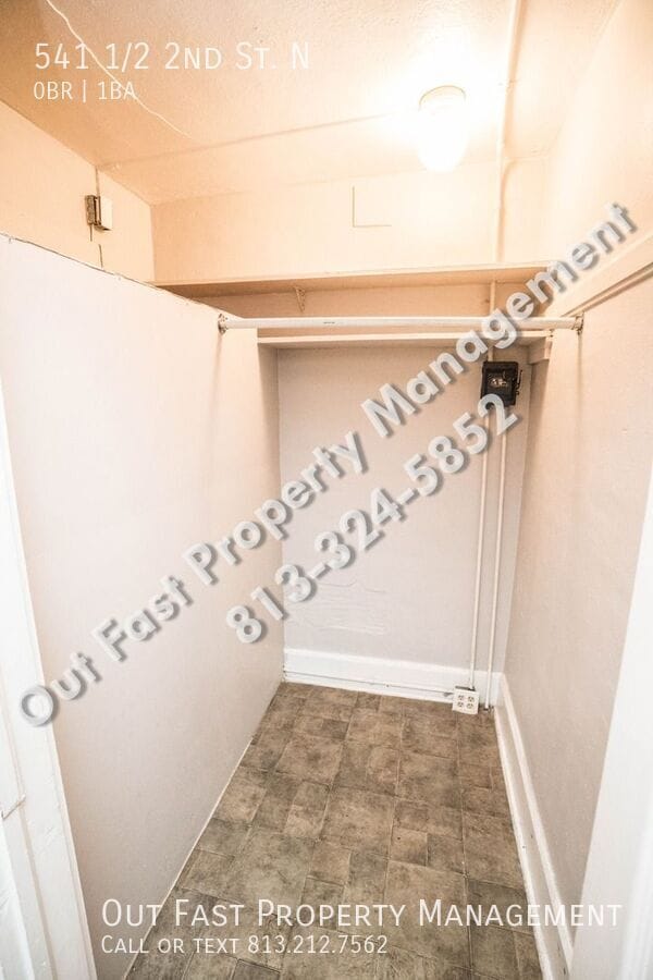 Building Photo - 541 1/2 2nd St. N