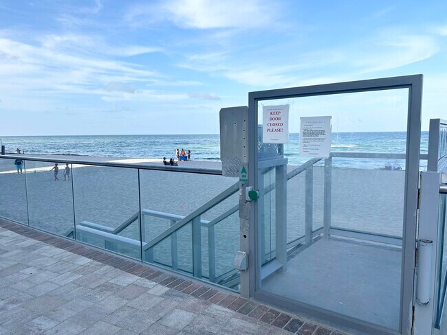 Building Photo - 3725 S Ocean Dr