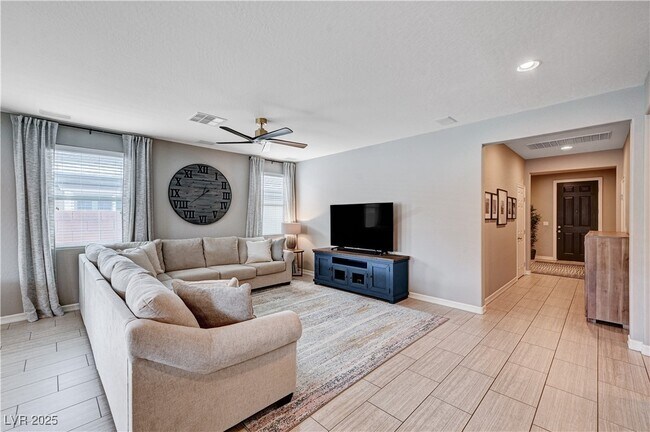 Building Photo - 10730 Cowlite Ave