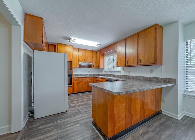 Building Photo - 3735 Donovan Dr