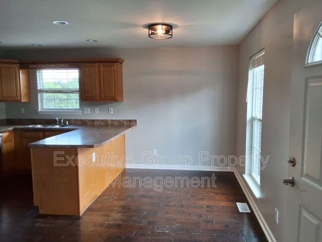 Building Photo - 204 Adena Loop