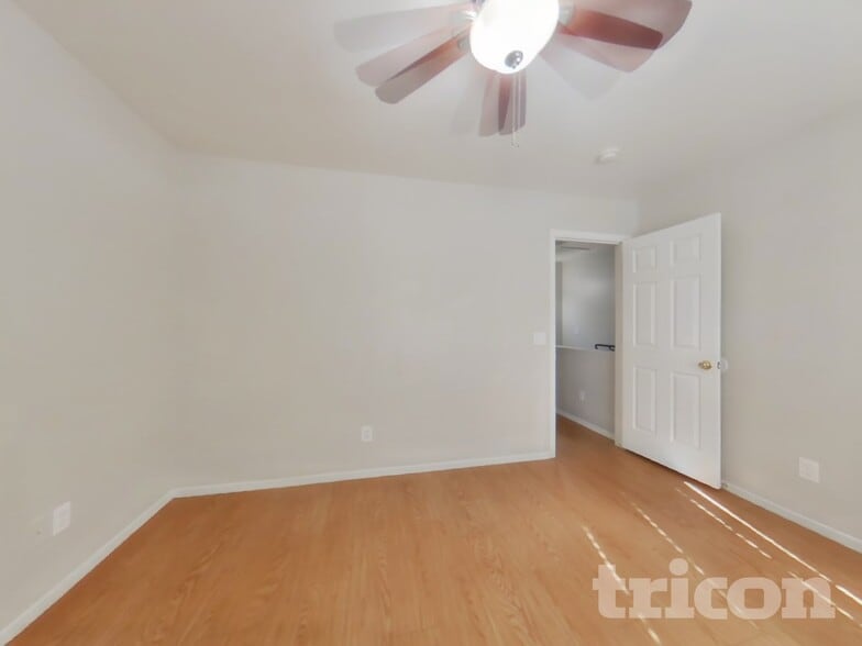 Building Photo - 16021 N 30th St