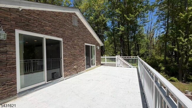 Building Photo - 23 Hillcrest Rd