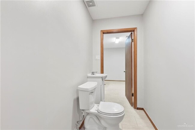 Building Photo - 29 Rio Grande Dr