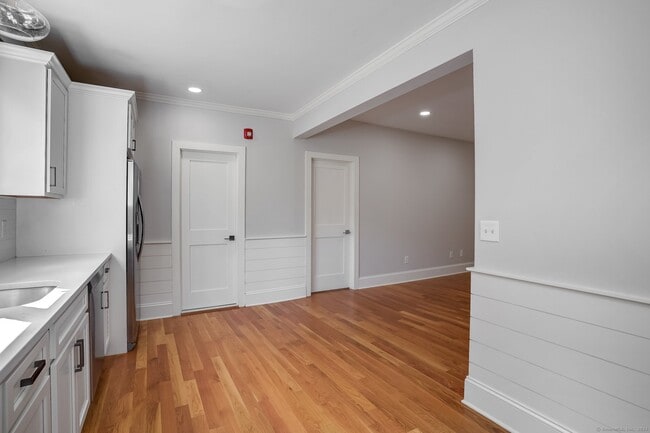 Building Photo - 30 Fairmont Pl