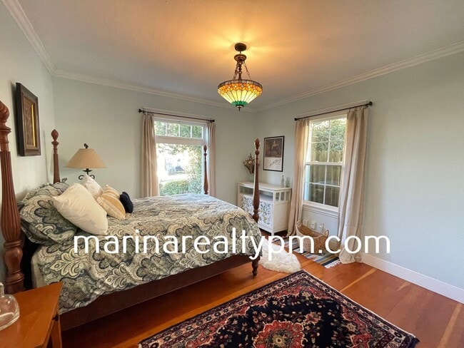 Building Photo - Welcome to this stunning 3 Bedroom 2 Bath ...