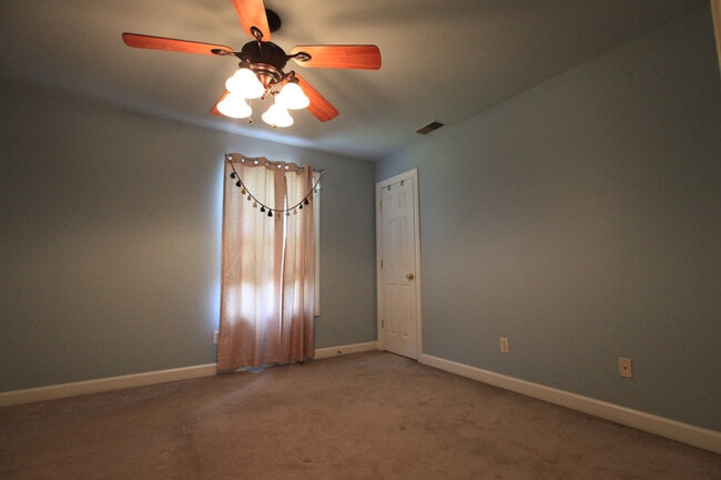 Building Photo - 2207 Stanford Ct