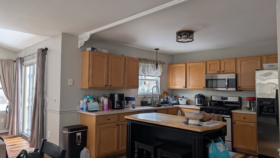 Kitchen - 1617 Norton Creek Blvd