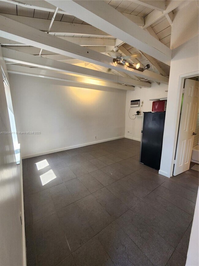 Building Photo - 315 Walnut St