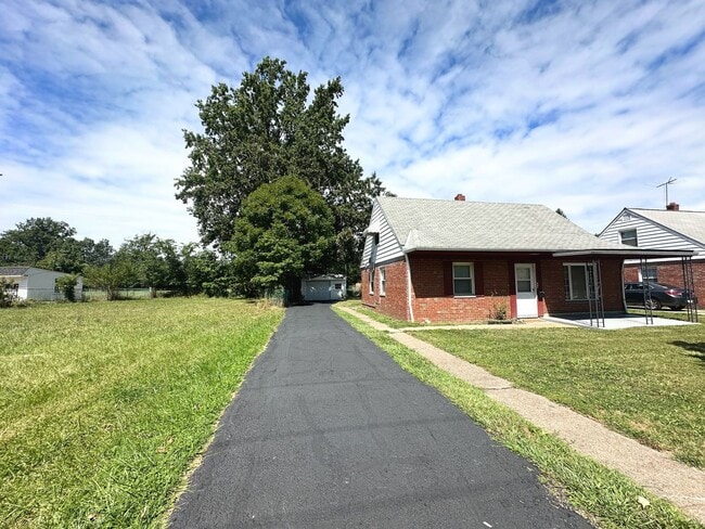 Primary Photo - 4 Bedroom Bungalow for Rent! Euclid, Ohio