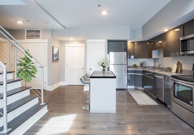 Building Photo - 60 Howard St