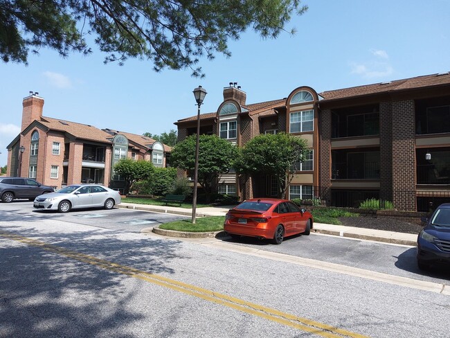 Building Photo - Two Bedroom/ Two Bath Condo at Falls Garde...