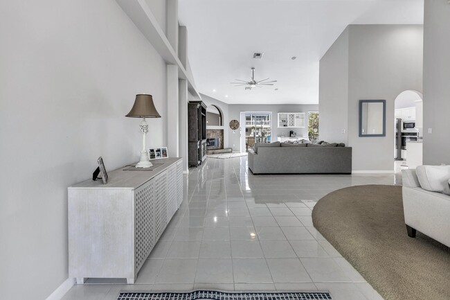 Building Photo - 2127 Lagoon Dr
