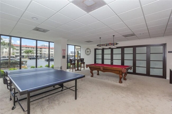 Building Photo - 2017 S Ocean Dr