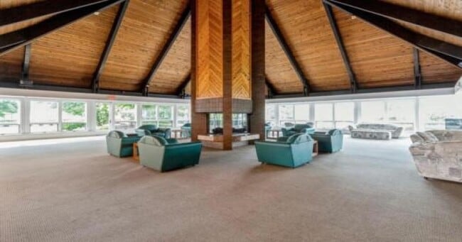 Building Photo - 1375 Rebecca Dr