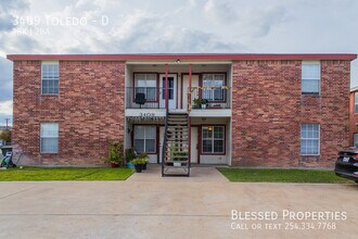 Building Photo - 3409 Toledo-D